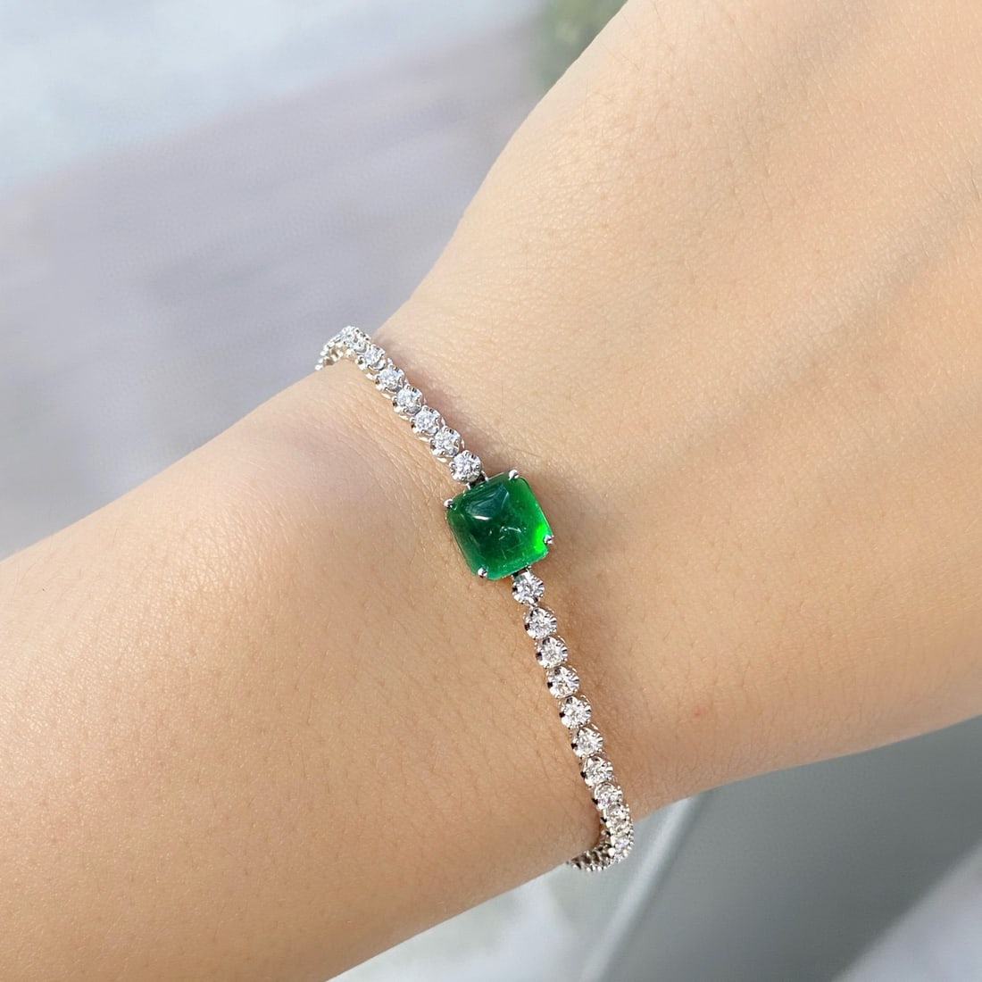14k Gold 3.25 Ctw Vivid Green Natural Emerald & Diamond Bracelet - 3
