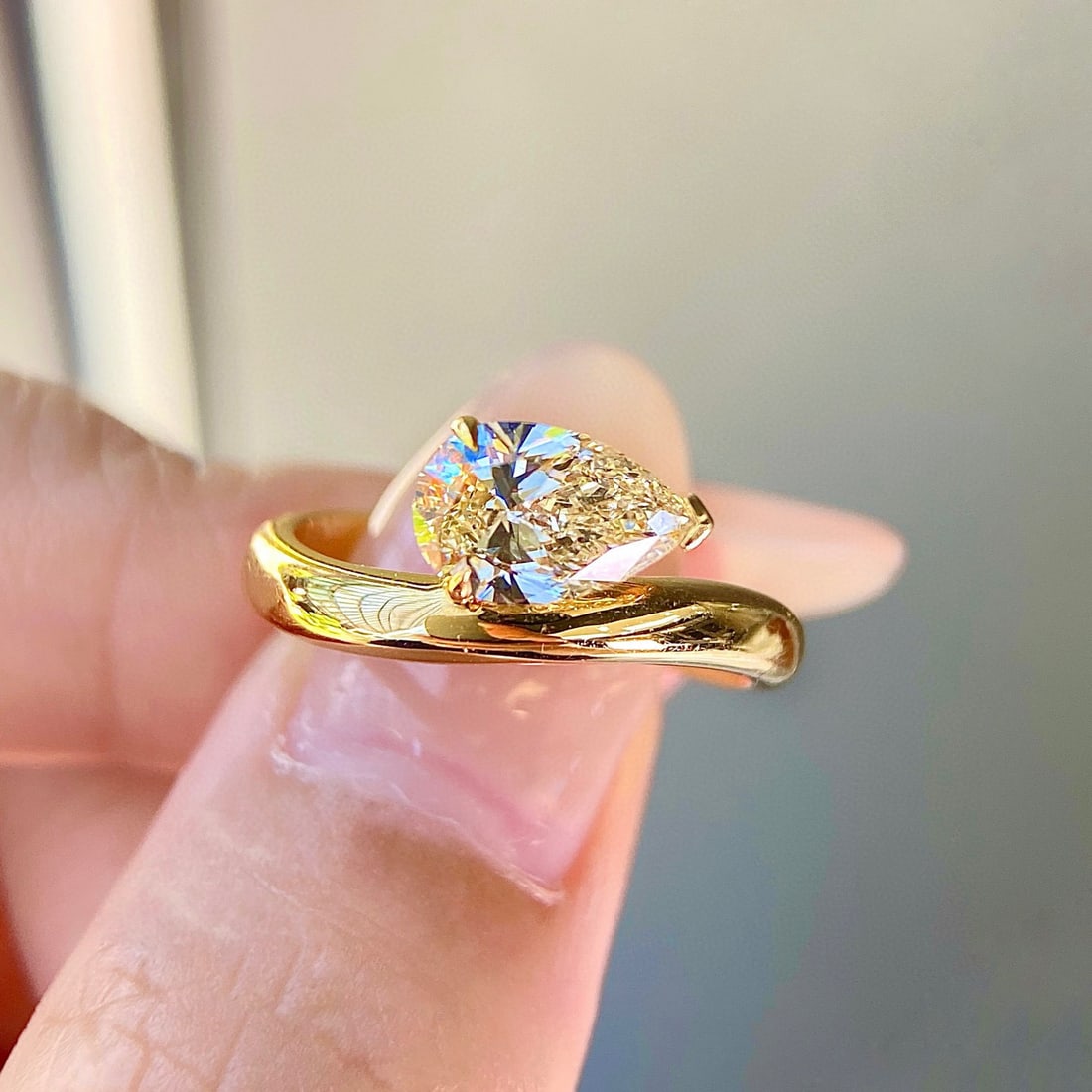 14k Gold 1.20 Ct Natural Yellow Diamond Ring: Ref:230974168 // gold content:14k gold // ring size:7. 25us // // main gemstone:yellow diamond // shape:pear // carat weight:1. 20ct // color:yellow // treatment:natural // Low Estimate: 5700