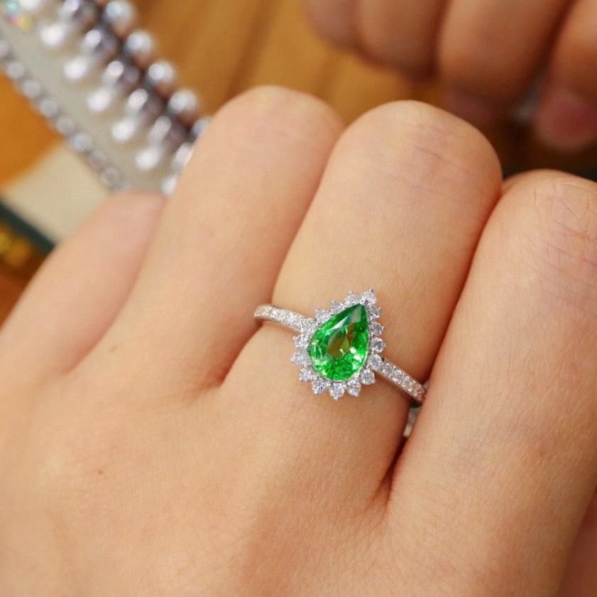 14k Gold 1.35 Ctw Natural Tsavorite & Diamond Ring - 5