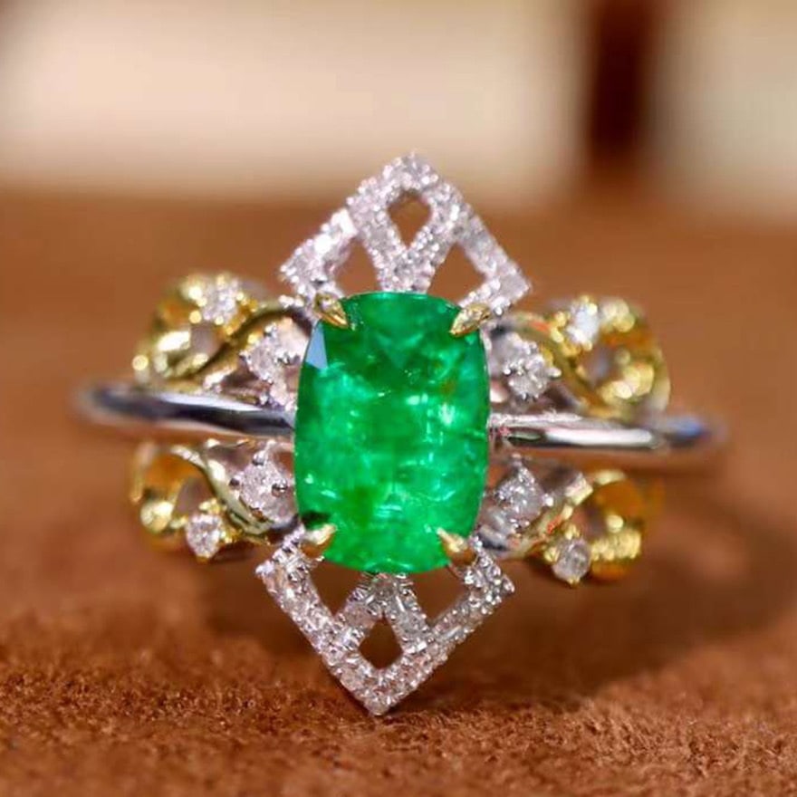 14k Gold 1.03 Ctw Vivid Green Natural Emerald & Diamond Ring - 2