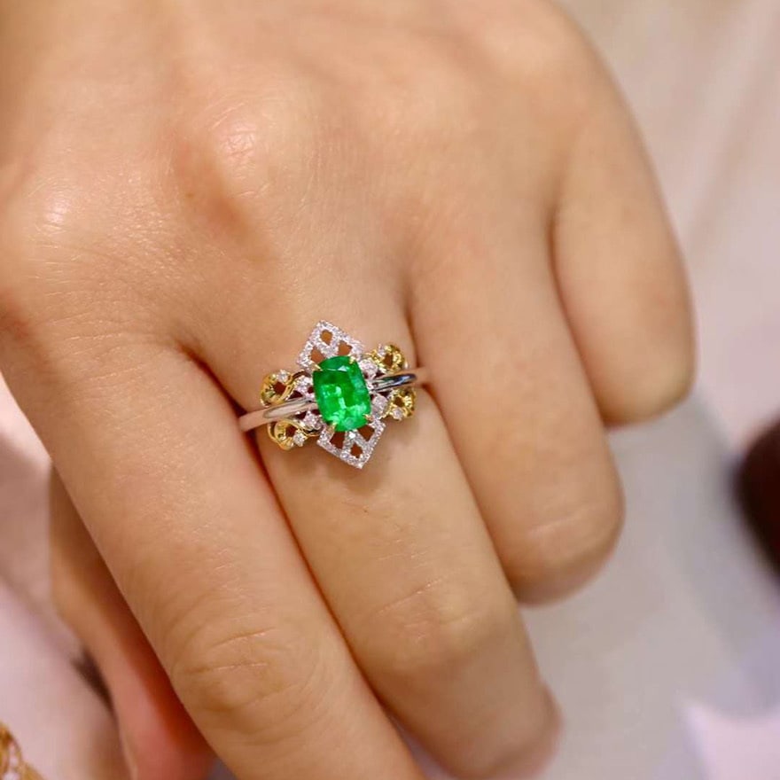14k Gold 1.03 Ctw Vivid Green Natural Emerald & Diamond Ring - 6