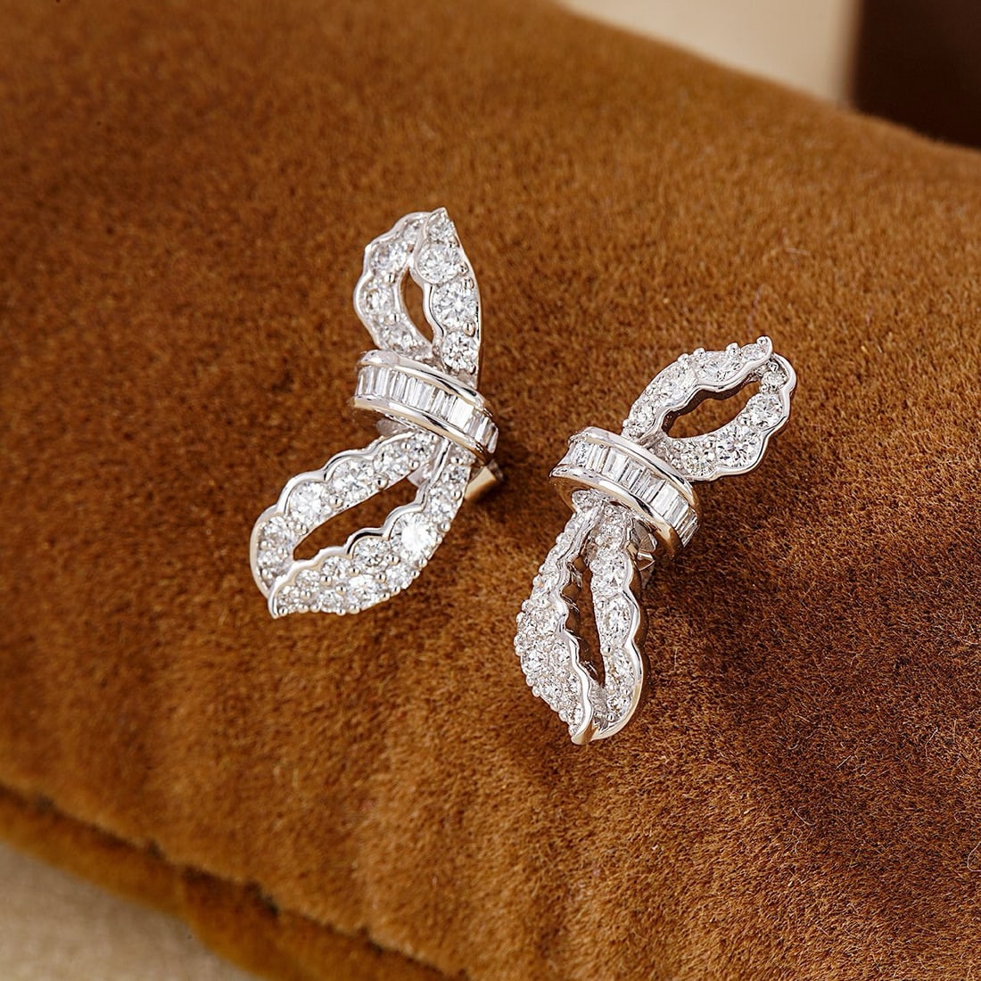 14k Gold 0.88 Ctw Natural H Diamond Earrings - 3