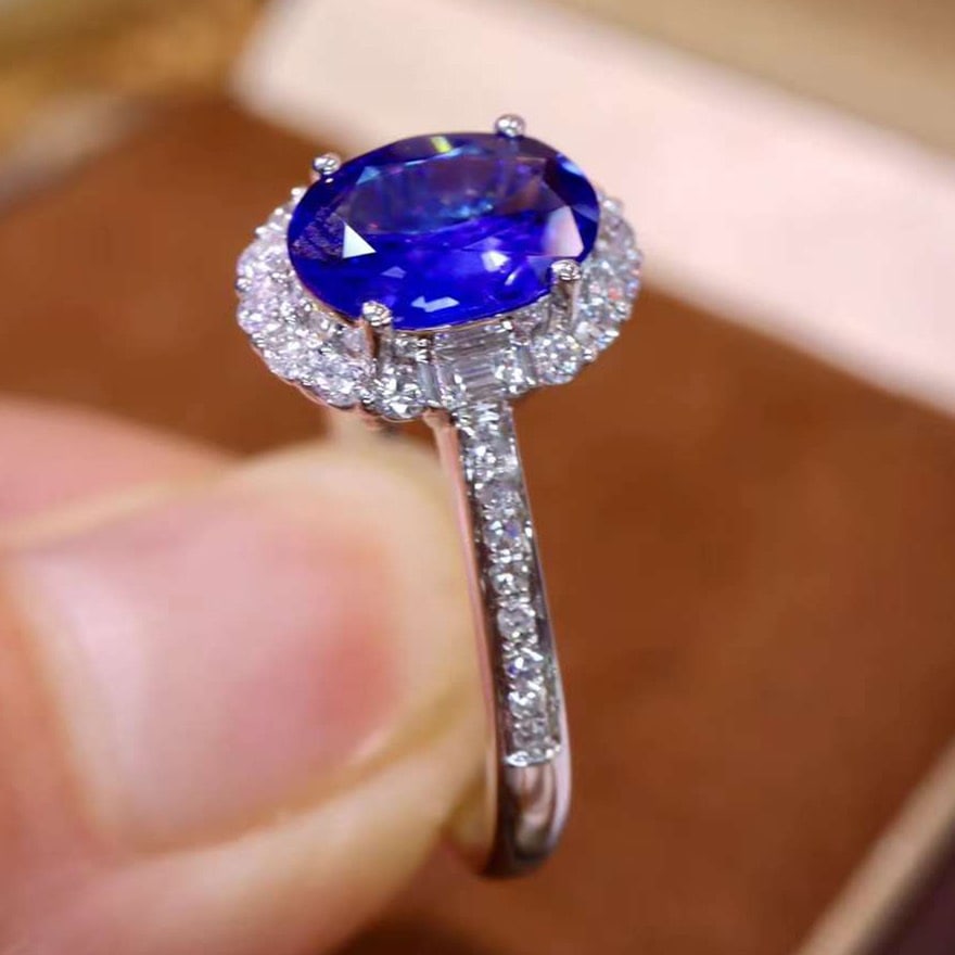 14k Gold 1.25 Ctw Vivid Blue Natural Sapphire & Diamond Ring - 4