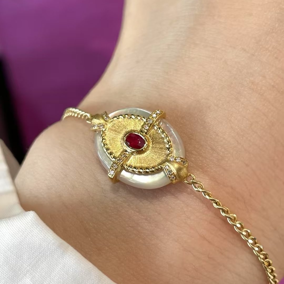 14k Gold 0.12 Ct Natural Ruby & Diamond Bracelet: Ref:230974276 // gold content:14k gold // main gemstone:ruby // shape:oval // carat weight:0. 12ct // color:red // treatment:natural // // adjacent gemstone 2 : diamond // shape:round // clarity