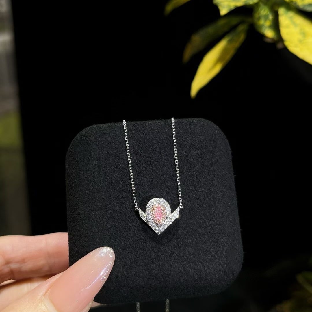 14k Gold 0.36 Ctw Natural Pink Diamond & Diamond Necklace: Ref:230974195 // gold content:14k gold // main gemstone:pink diamond // shape:pear // carat weight:0. 12ct // color:pink // treatment:natural // // adjacent gemstone 2 : diamond // shape:round // cara
