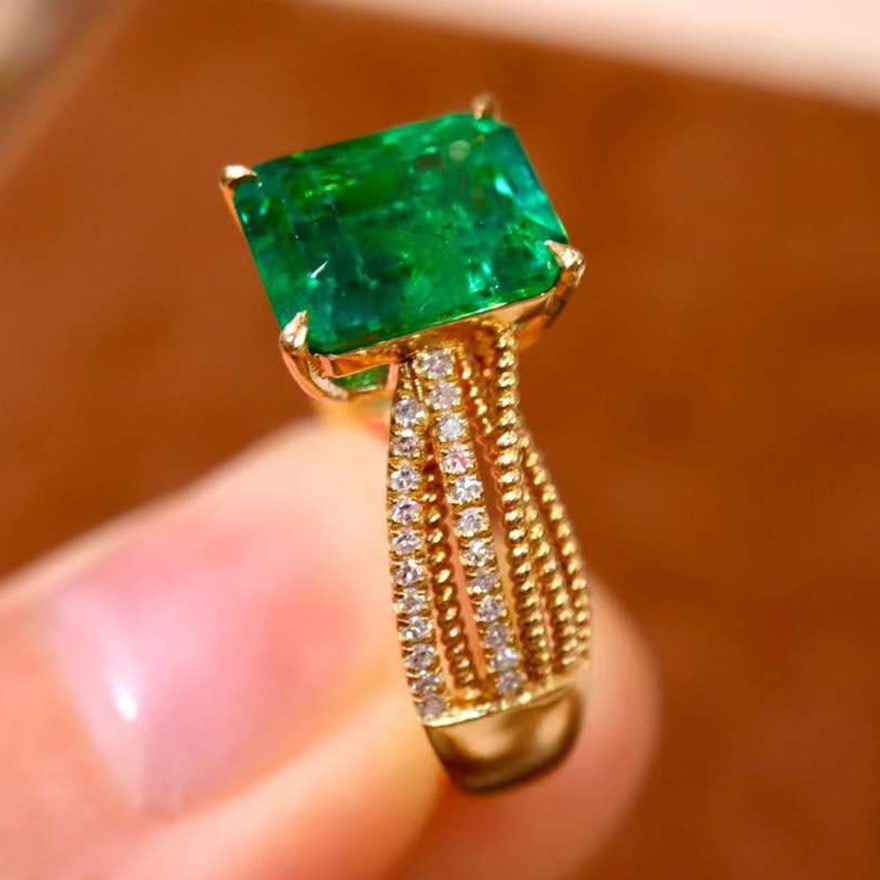 14k Gold 1.92 Ctw Vivid Green Natural Emerald & Diamond Ring - 4