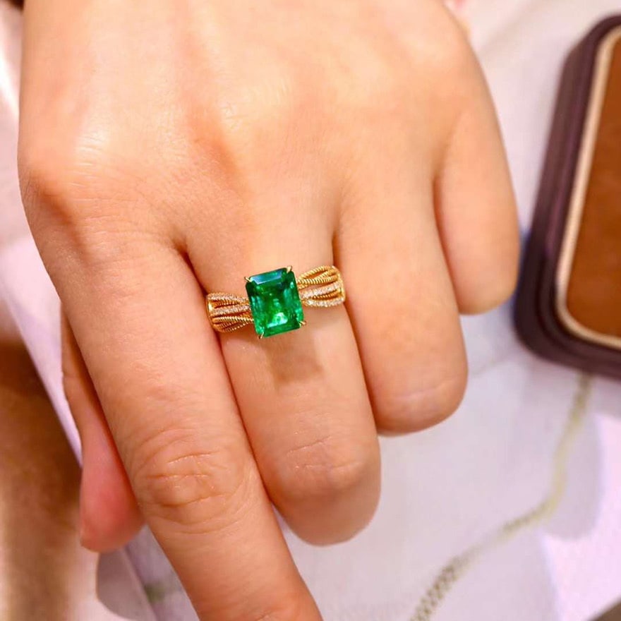 14k Gold 1.92 Ctw Vivid Green Natural Emerald & Diamond Ring - 5