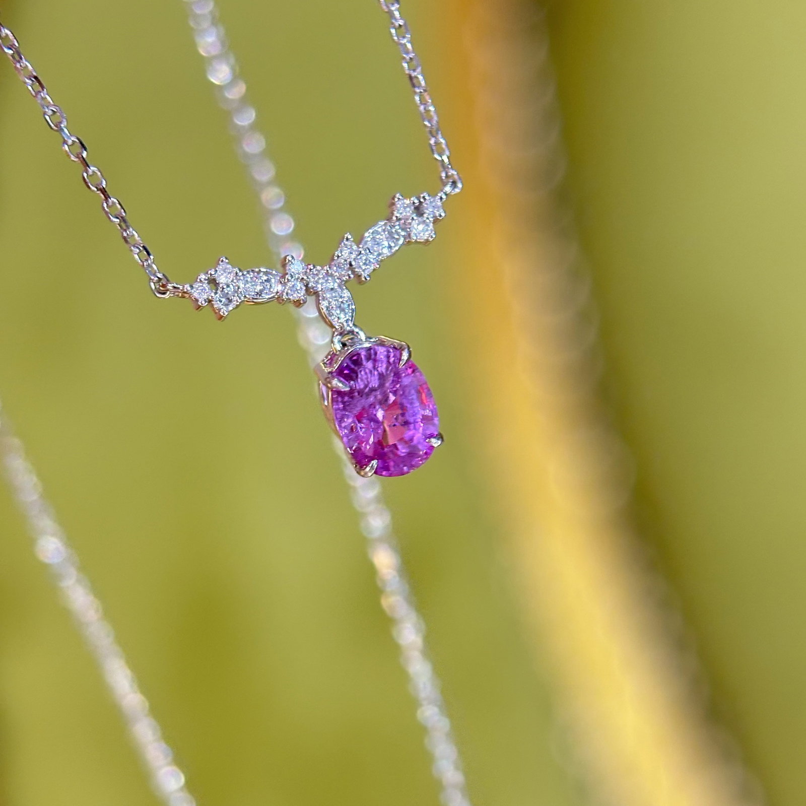 14k Gold 1.02 Ct Natural Sapphire & Diamond Necklace: Ref:230974209 // gold content:14k gold // main gemstone:sapphire // shape:oval // carat weight:1. 02ct // color:purple // treatment:natural // // adjacent gemstone 2 : diamond // shape:round //