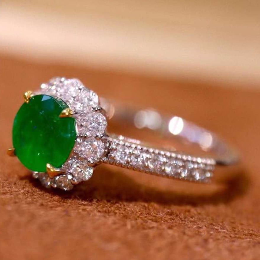 14k Gold 1.49 Ctw Vivid Green Natural Emerald & Diamond Ring - 3