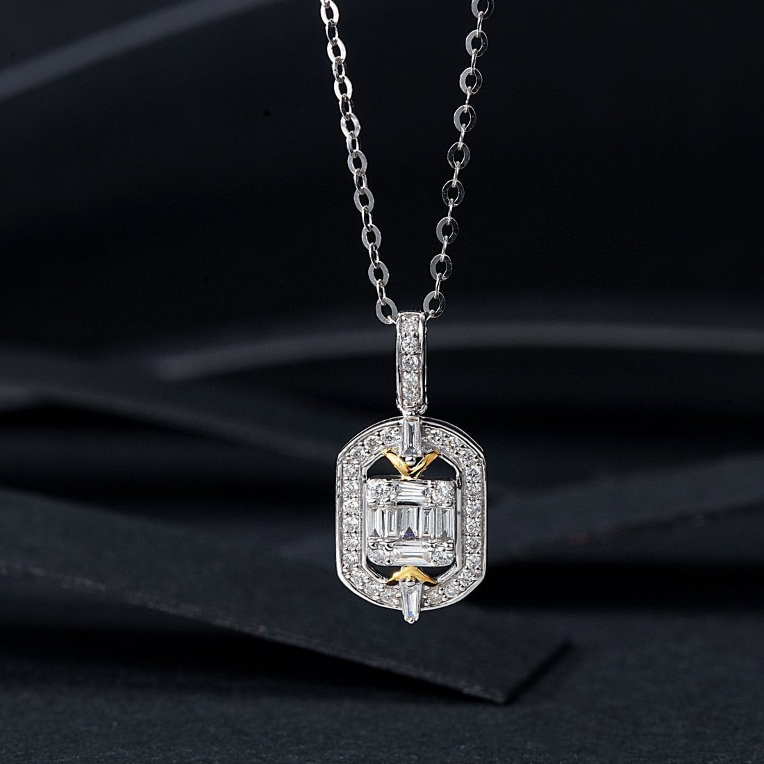 14k Gold 0.29 Ctw Natural H Diamond Pendant( Without Chain ): Ref:230974329 // gold content:14k gold // main gemstone:diamond // shape:baguette // carat weight:0. 15ct // clarity grade:vs-si // color:h // treatment:natural // // adjacent gemstone 2 : diamond // 