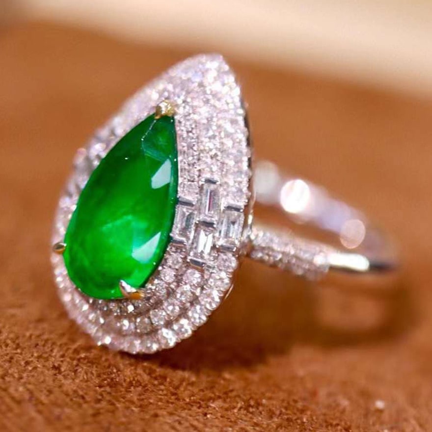 14k Gold 2.15 Ctw Vivid Green Natural Emerald & Diamond Ring - 3
