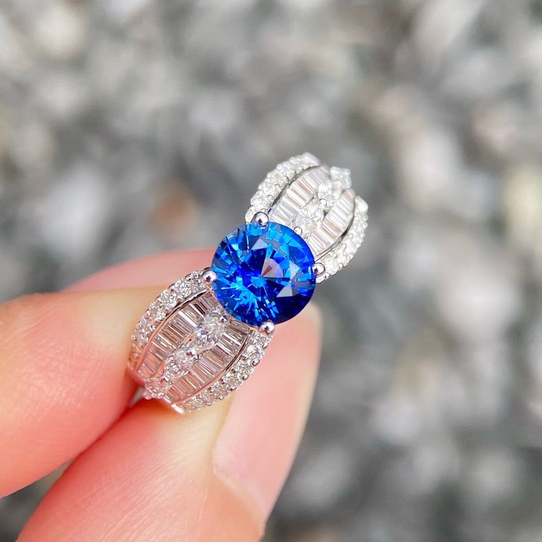 14k Gold 2.15 Ctw Natural Sapphire & Diamond Ring: Ref:230974199 // gold content:14k gold // ring size:7. 25us // // main gemstone:sapphire // shape:round // carat weight:1. 43ct // color:blue // treatment:natural // cut grade:g // // adjacent