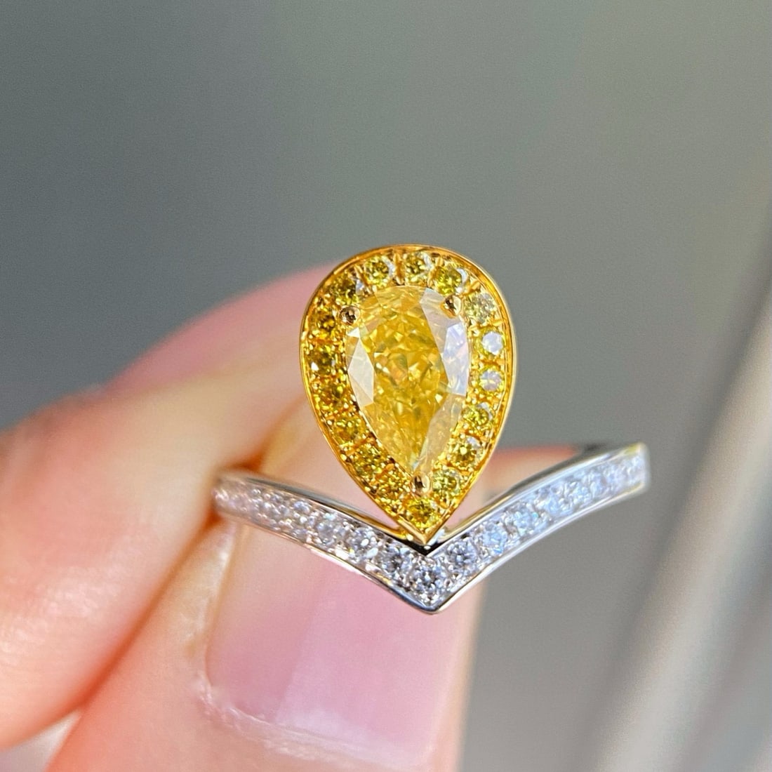 Gia Certified 14k Gold 0.88 Ctw Natural Yellow Diamond & Diamond Ring: Ref:230974213 // gold content:14k gold // ring size:7. 25us // // main gemstone:yellow diamond // certified:gia // shape:pear // carat weight:0. 63ct // clarity grade:si2 // color:yellow //