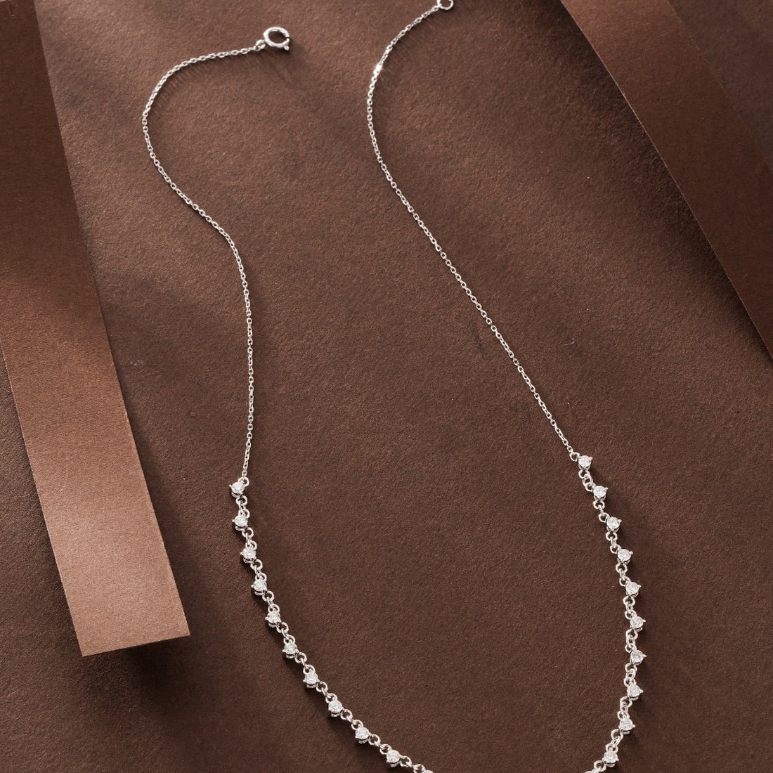 14k Gold 1.12 Ct Natural H Diamond Necklace: Ref:230974309 // gold content:14k gold // main gemstone:diamond // shape:round // carat weight:1. 12ct // clarity grade:vs-si // color:h // treatment:natural // cut grade:g // Low Estimate: 3700