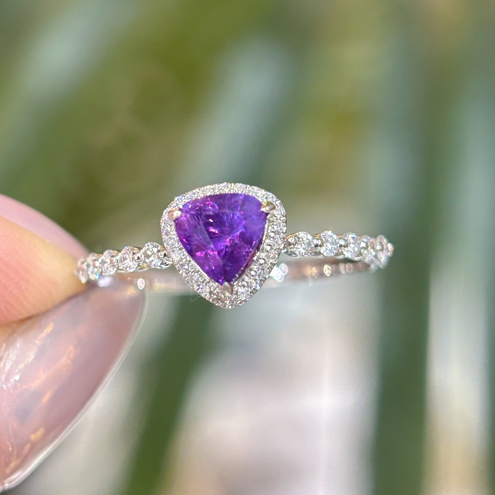 14k Gold 1.05 Ct Natural Sapphire & Diamond Ring: Ref:230974282 // gold content:14k gold // ring size:7. 25us // // main gemstone:sapphire // shape:pear // carat weight:1. 05ct // color:purple // treatment:natural // // adjacent gemstone 2 : diamond