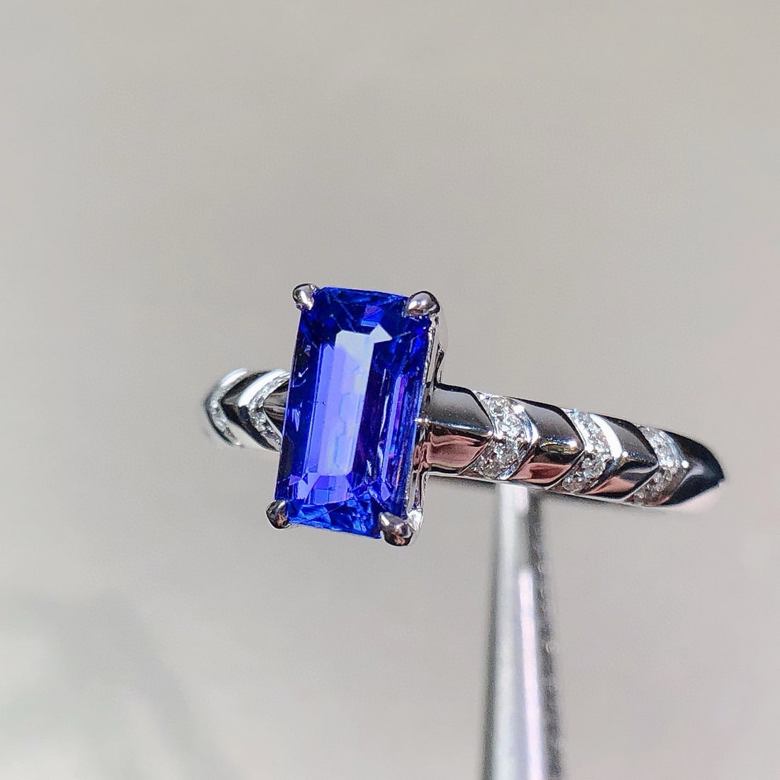 14k Gold 1.33 Ctw Natural Tanzanite & Diamond Ring - 2