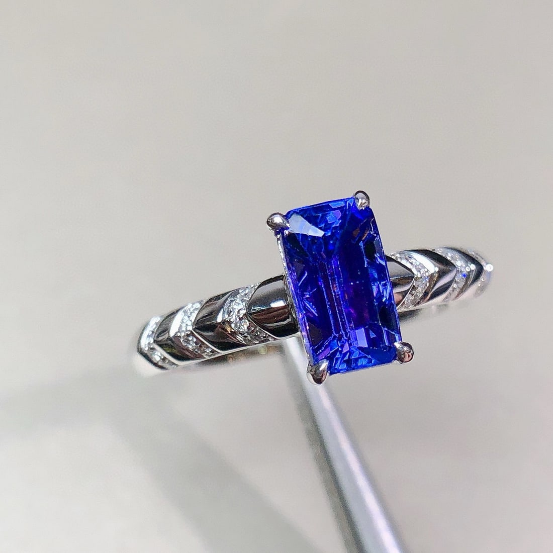 14k Gold 1.33 Ctw Natural Tanzanite & Diamond Ring - 3