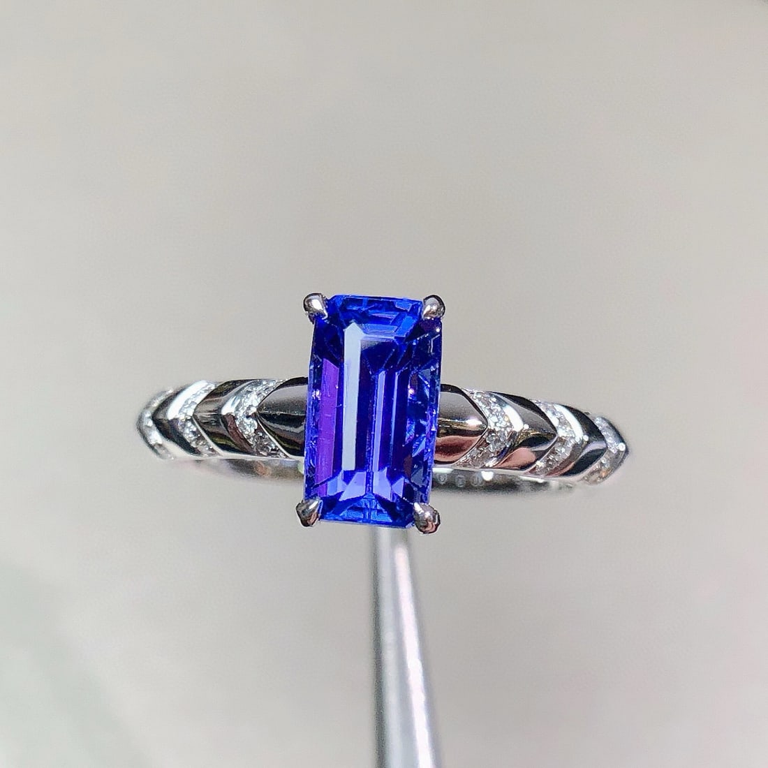 14k Gold 1.33 Ctw Natural Tanzanite & Diamond Ring - 5