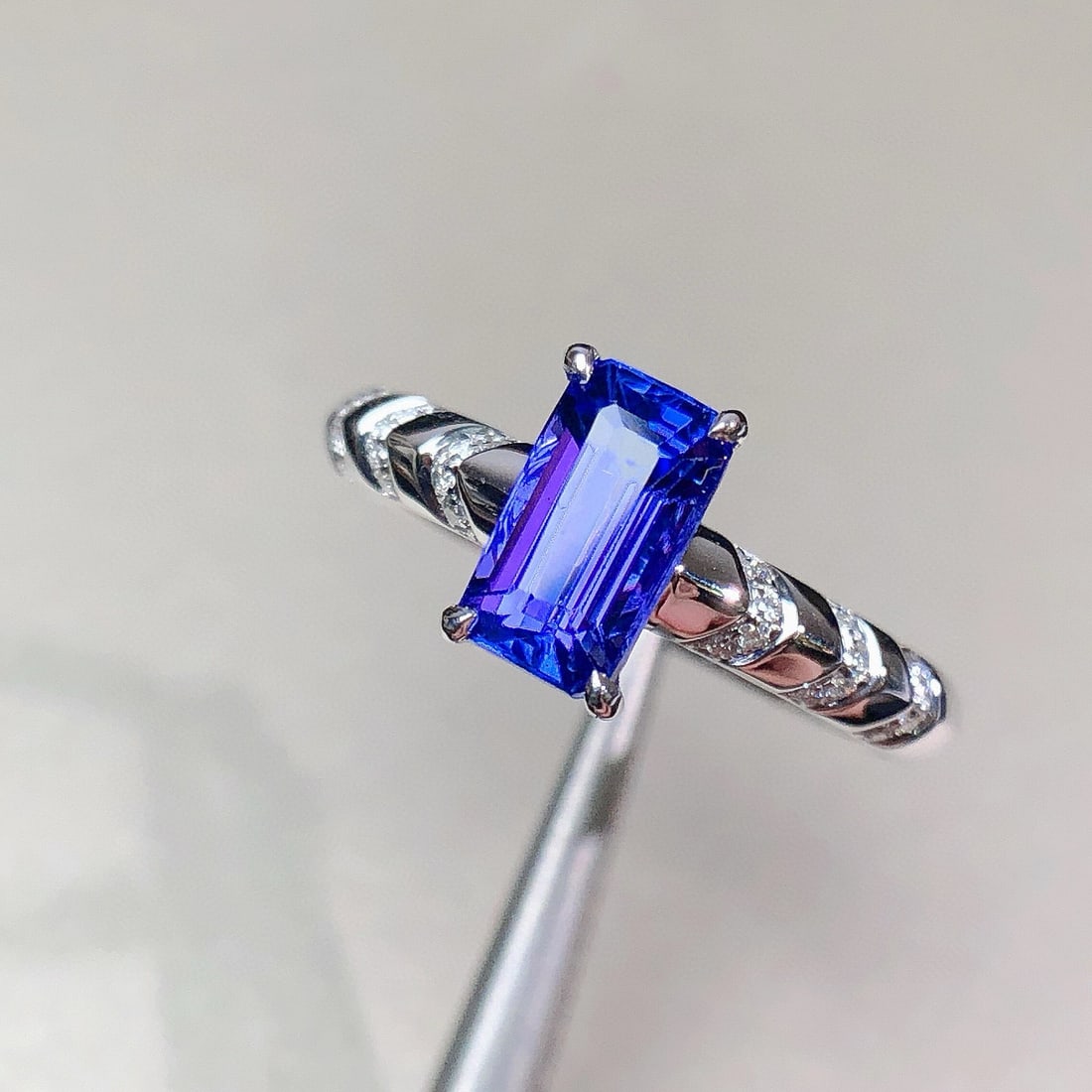 14k Gold 1.33 Ctw Natural Tanzanite & Diamond Ring - 6