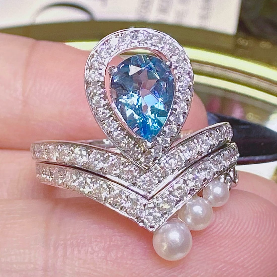 14k Gold 1.30 Ctw Natural Aquamarine & Diamond Ring: Ref:230974434 // gold content:14k gold // ring size:7. 25us // // main gemstone:aquamarine // shape:pear // carat weight:0. 68ct // color:santa maria color // treatment:natural // // adjacent