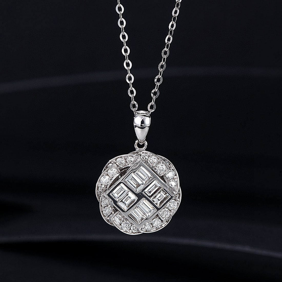 14k Gold 0.85 Ctw Natural H Diamond Pendant( Without Chain ): Ref:230974305 // gold content:14k gold // main gemstone:diamond // shape:baguette // carat weight:0. 45ct // clarity grade:vs-si // color:h // treatment:natural // // adjacent gemstone 2 : diamond //