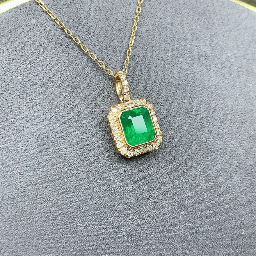 14k Gold 1.38 Ctw Vivid Green Natural Emerald & Diamond Pendant( Without Chain ) - 3