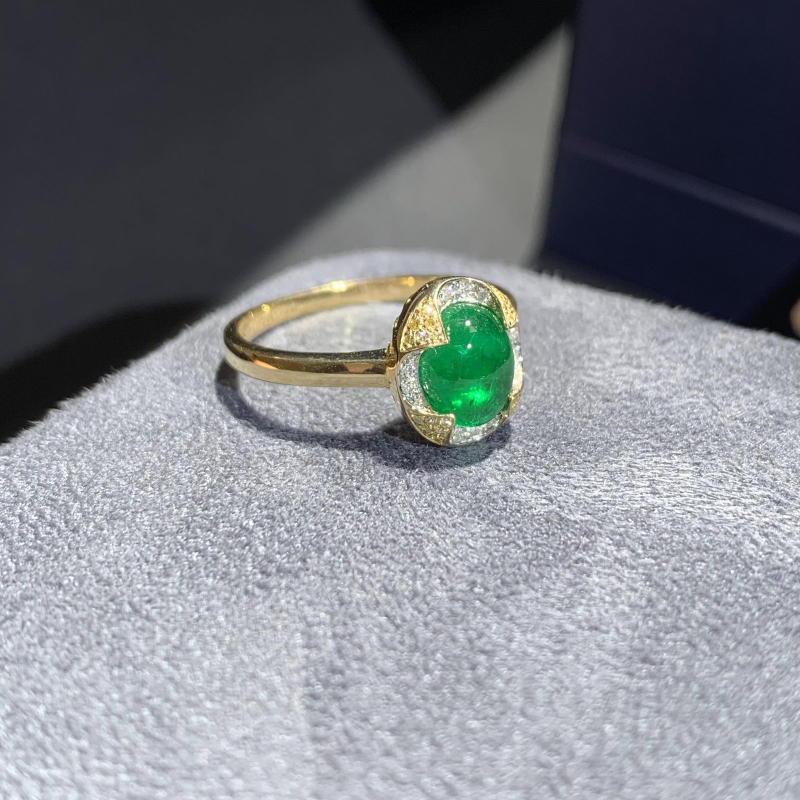 14k Gold 1.51 Ctw Vivid Green Natural Emerald & Diamond Ring - 2