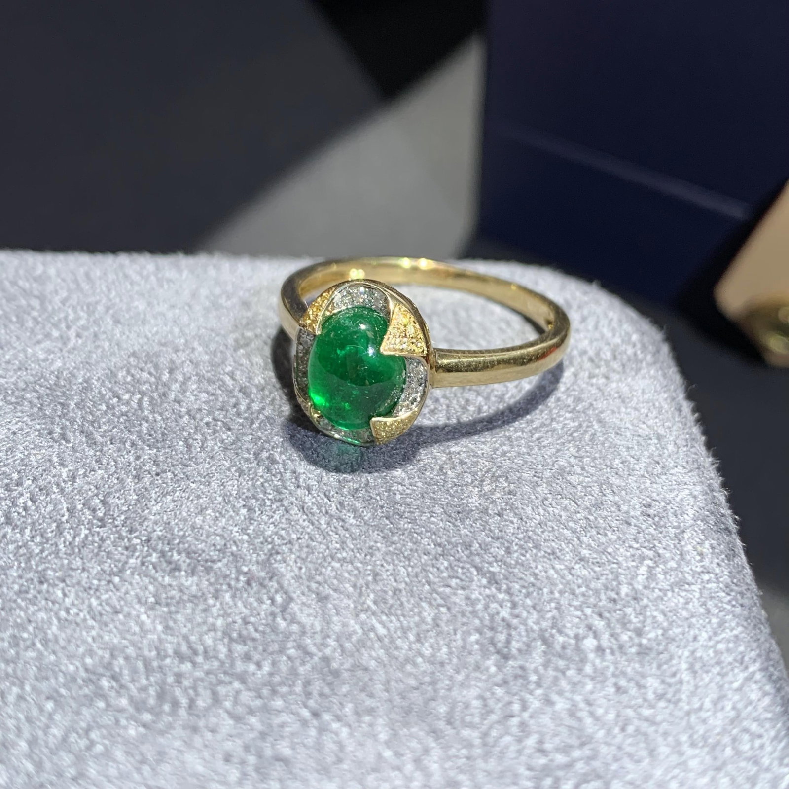 14k Gold 1.51 Ctw Vivid Green Natural Emerald & Diamond Ring - 3