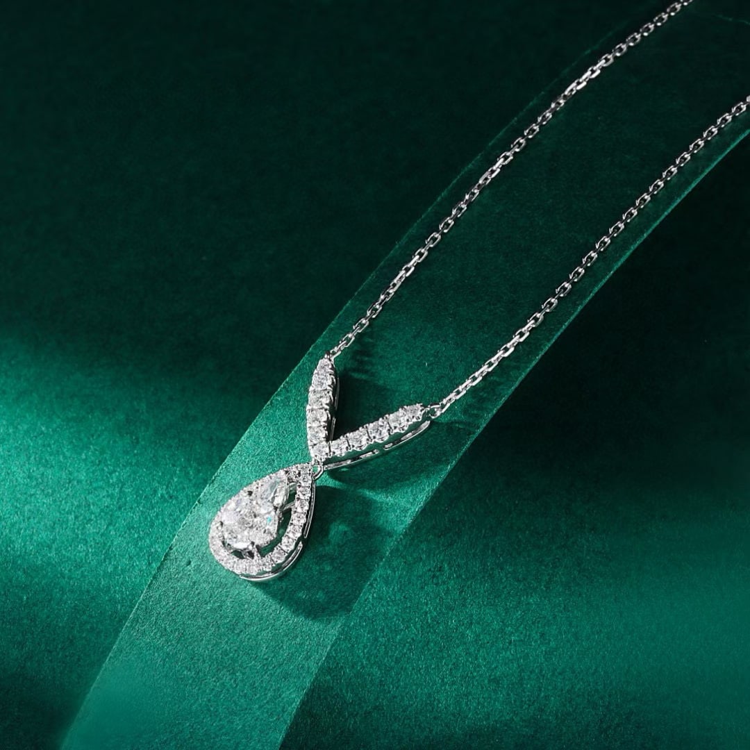 14k Gold 0.76 Ctw Natural H Diamond Pendant( Without Chain ): Ref:230974350 // gold content:14k gold // main gemstone:diamond // shape:multiply // carat weight:0. 37ct // clarity grade:vs-si // color:h // treatment:natural // // adjacent gemstone 2 : diamond //