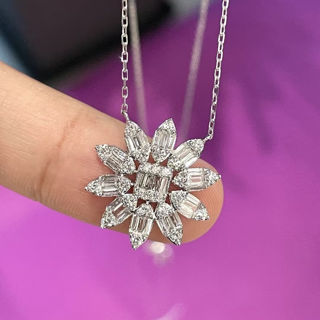 14k Gold 0.55 Ct Natural H Diamond Necklace: Ref:230974371 // gold content:14k gold // main gemstone:diamond // shape:multiply // carat weight:0. 55ct // clarity grade:vs-si // color:h // treatment:natural // Low Estimate: 2400 Condition: New