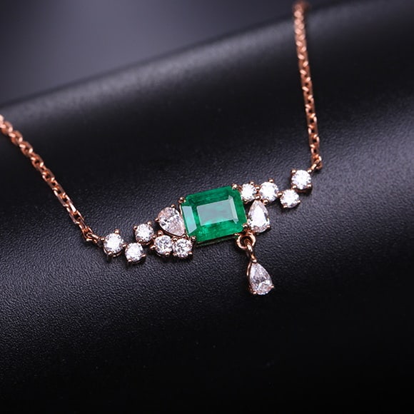 14k Gold 0.68 Ctw Vivid Green Natural Emerald & Diamond Necklace - 4