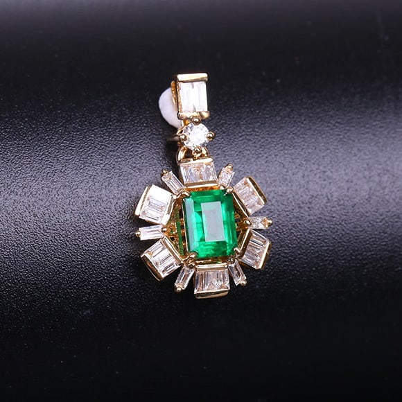 14k Gold 0.50 Ctw Vivid Green Natural Emerald & Diamond Pendant( Without Chain ) - 2