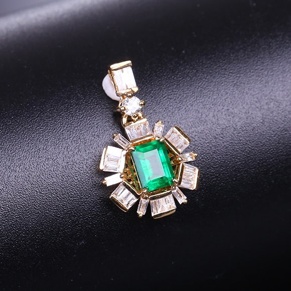 14k Gold 0.50 Ctw Vivid Green Natural Emerald & Diamond Pendant( Without Chain ) - 4