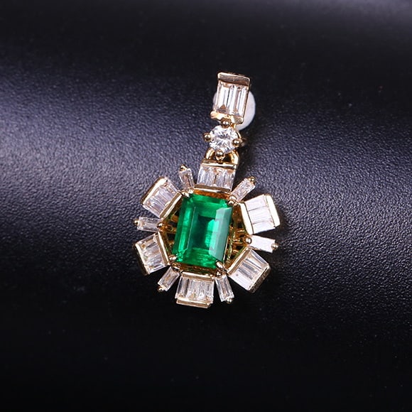 14k Gold 0.50 Ctw Vivid Green Natural Emerald & Diamond Pendant( Without Chain ) - 5