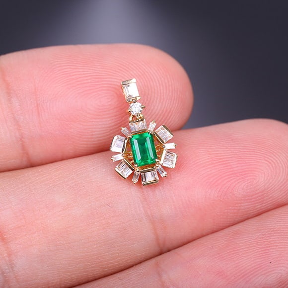 14k Gold 0.50 Ctw Vivid Green Natural Emerald & Diamond Pendant( Without Chain ) - 7