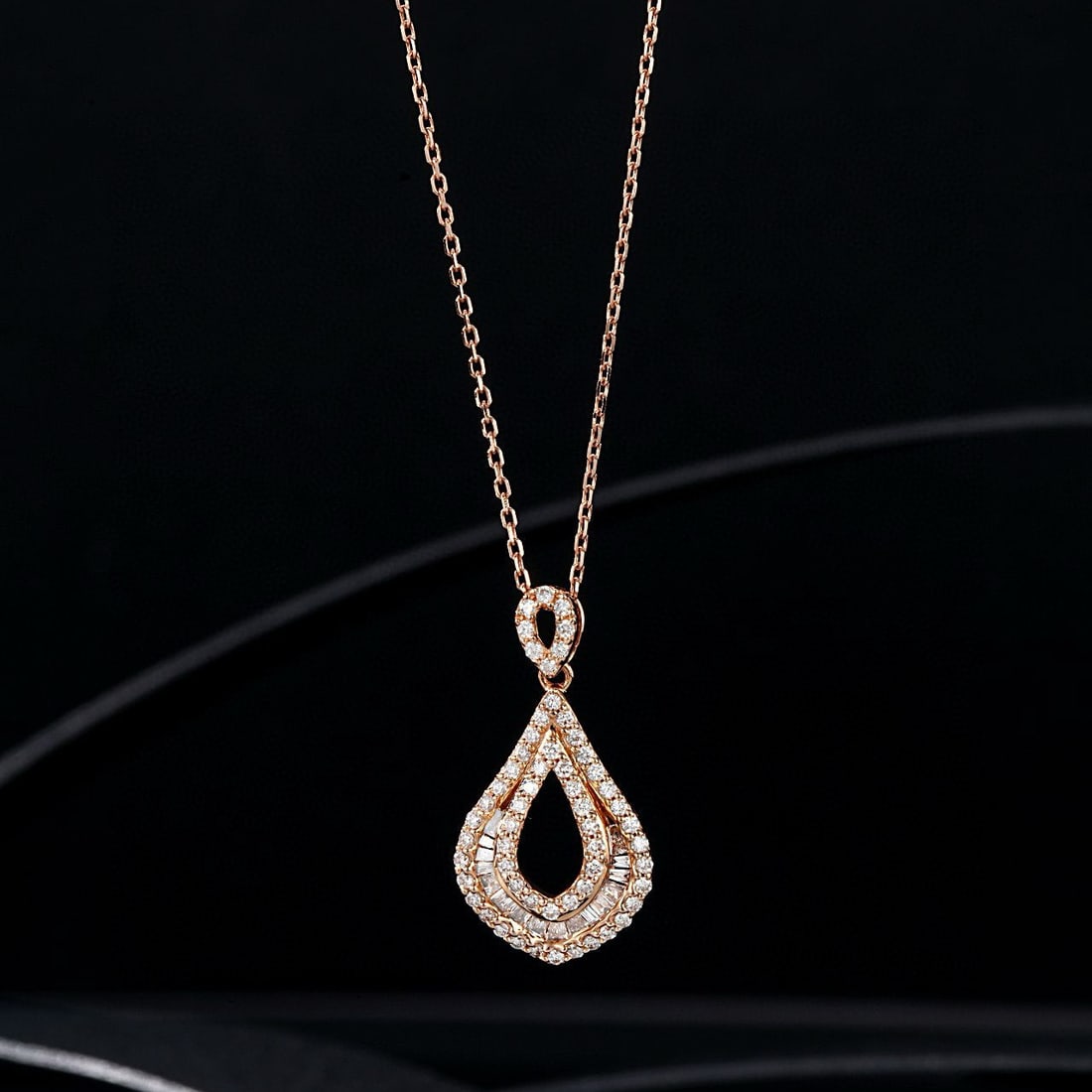 14k Gold 0.38 Ctw Natural H Diamond Pendant( Without Chain ): Ref:230974348 // gold content:14k gold // main gemstone:diamond // shape:baguette // carat weight:0. 14ct // clarity grade:vs-si // color:h // treatment:natural // // adjacent gemstone 2 : diamond // 