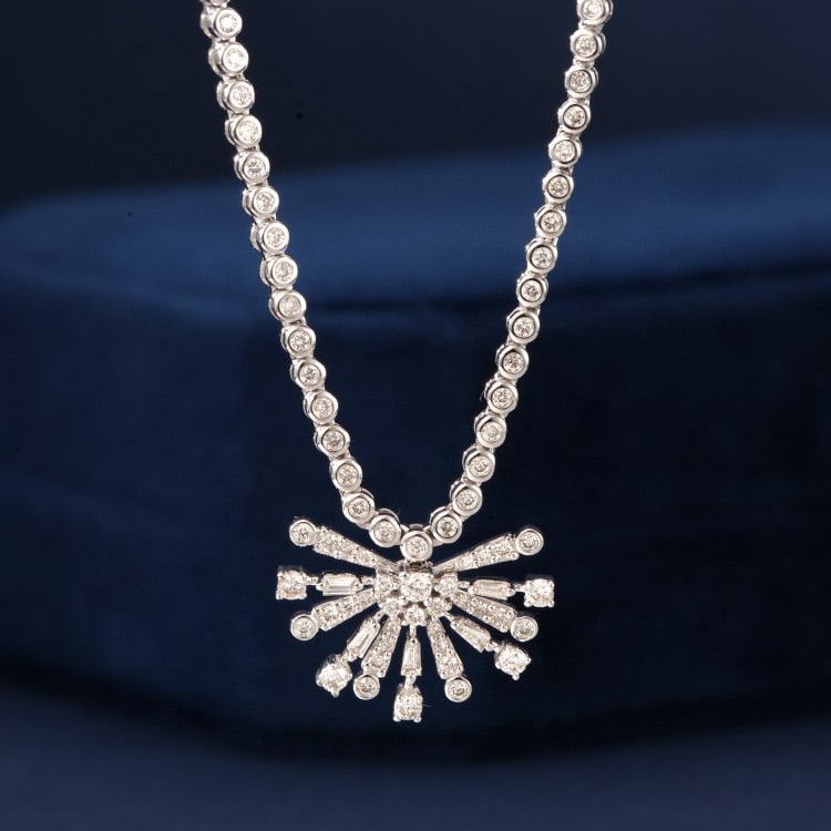 14k Gold 0.80 Ctw Natural H Diamond Necklace: Ref:230974367 // gold content:14k gold // main gemstone:diamond // shape:baguette // carat weight:0. 06ct // clarity grade:vs-si // color:h // treatment:natural // // adjacent gemstone 2 : diamond // 