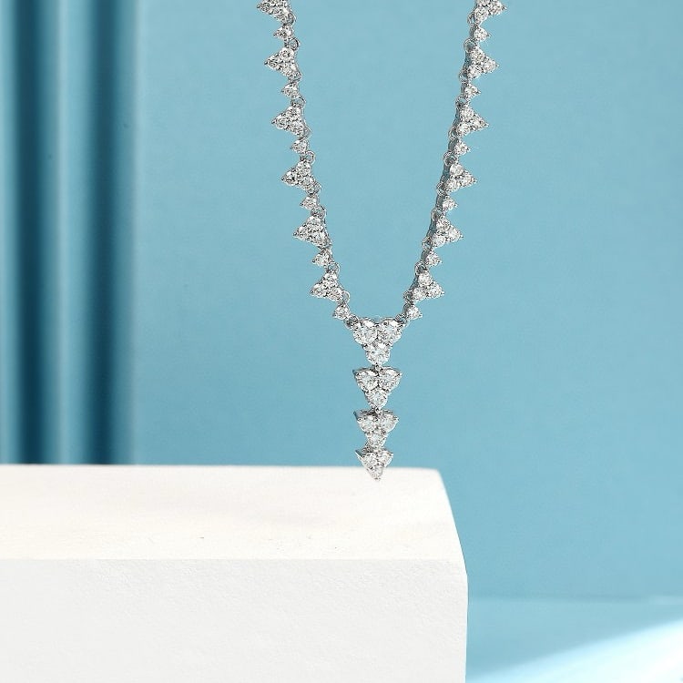 14k Gold 1.31 Ct Natural H Diamond Necklace: Ref:230974372 // gold content:14k gold // main gemstone:diamond // shape:round // carat weight:1. 31ct // clarity grade:vs-si // color:h // treatment:natural // cut grade:g // Low Estimate: 5500