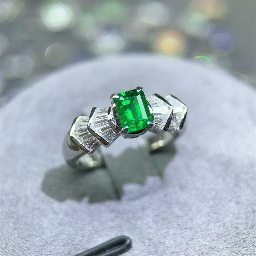 14k Gold 1.13 Ctw Vivid Green Natural Emerald & Diamond Ring - 3