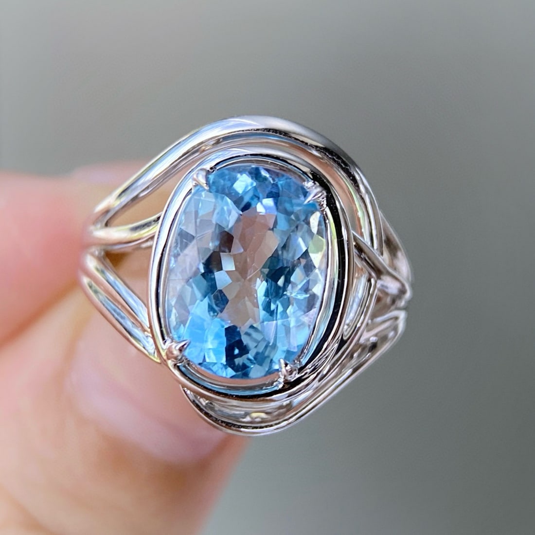 14k Gold 2.95 Ct Natural Aquamarine Ring: Ref:230974431 // gold content:14k gold // ring size:7. 25us // // main gemstone:aquamarine // shape:oval // carat weight:2. 95ct // color:santa maria color // treatment:natural // Condition: New Low