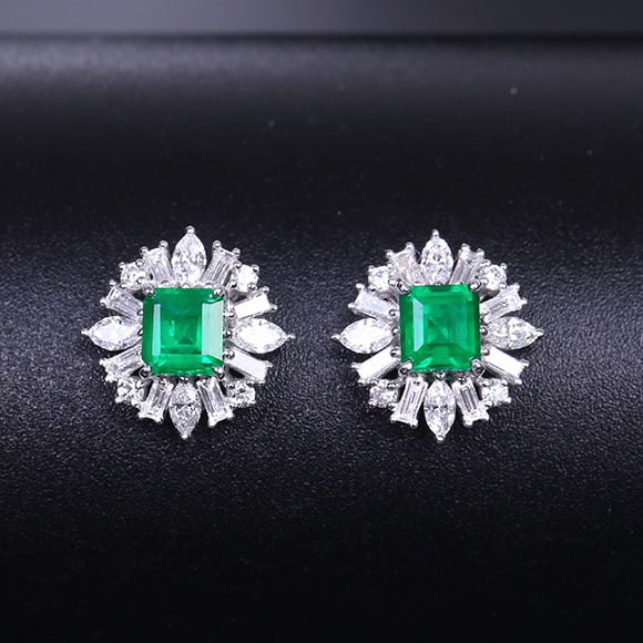 14k Gold 1.26 Ctw Vivid Green Natural Emerald & Diamond Earrings: Ref:230974404 // gold content:14k gold // main gemstone:emerald // shape:octagonal // carat weight:0. 72ct // color:vivid green // treatment:natural // // adjacent gemstone 2 : diamond //