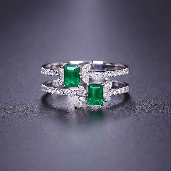 14k Gold 1.06 Ctw Vivid Green Natural Emerald & Diamond Ring: Ref:230974405 // gold content:14k gold // ring size:7. 25us // // main gemstone:emerald // shape:octagonal // carat weight:0. 63ct // color:vivid green // treatment:natural // // adjacent gemstone 2 :