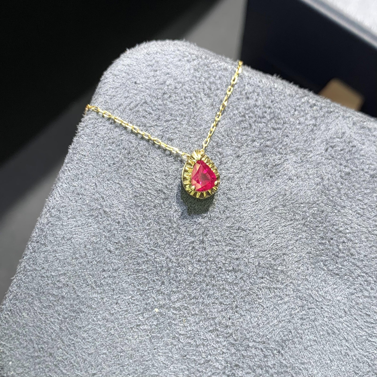 14k Gold 0.38 Ct Natural Ruby Necklace - 2
