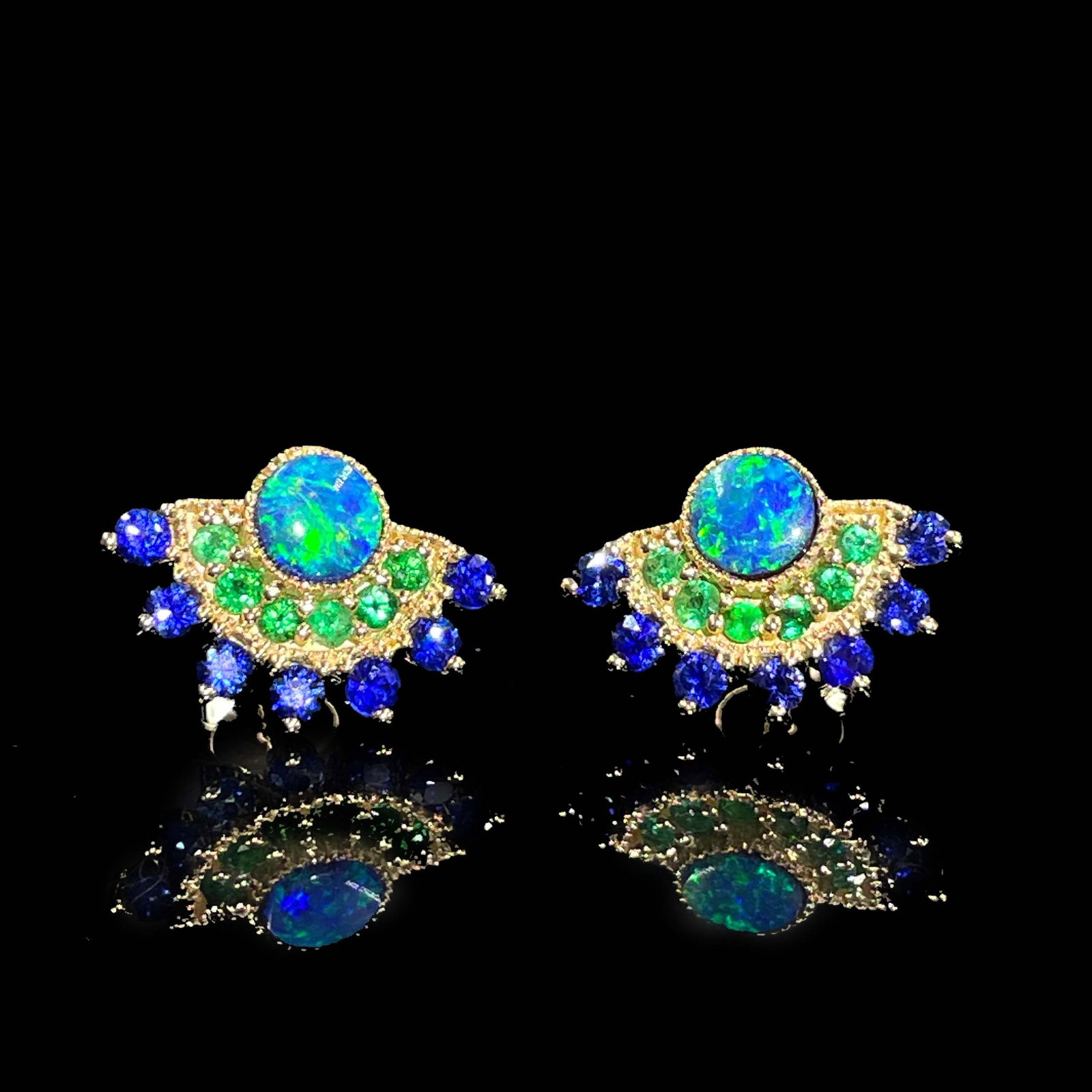14k Gold 0.45 Ctw Natural Opal & Sapphire Earrings: Ref:230975037 // gold content:14k gold // main gemstone:opal // shape:round // carat weight:0. 25ct // color:color // treatment:natural // cut grade:g // // adjacent gemstone 2 : sapphire //