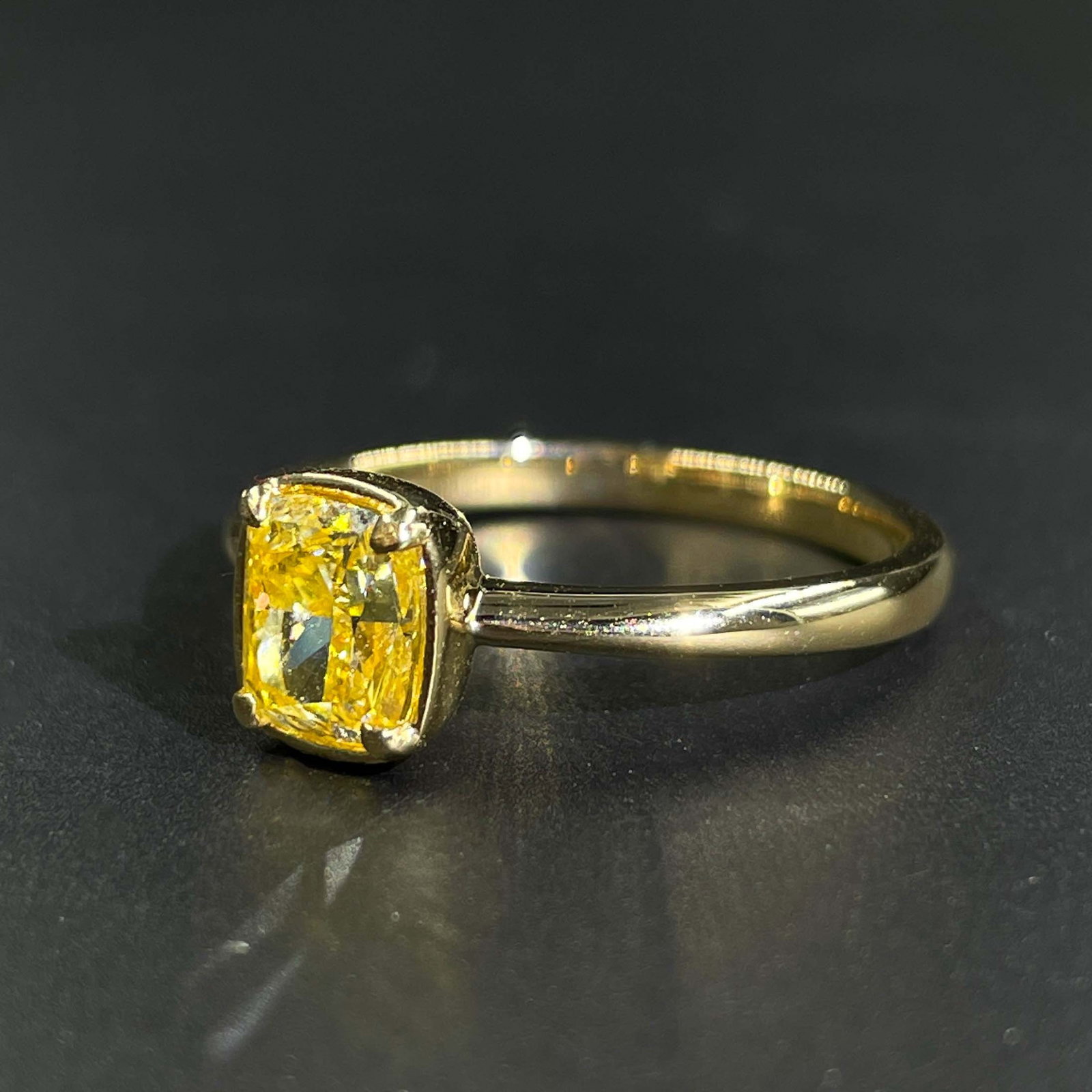 14k Gold 1.00 Ct Natural Yellow Diamond Ring - 4
