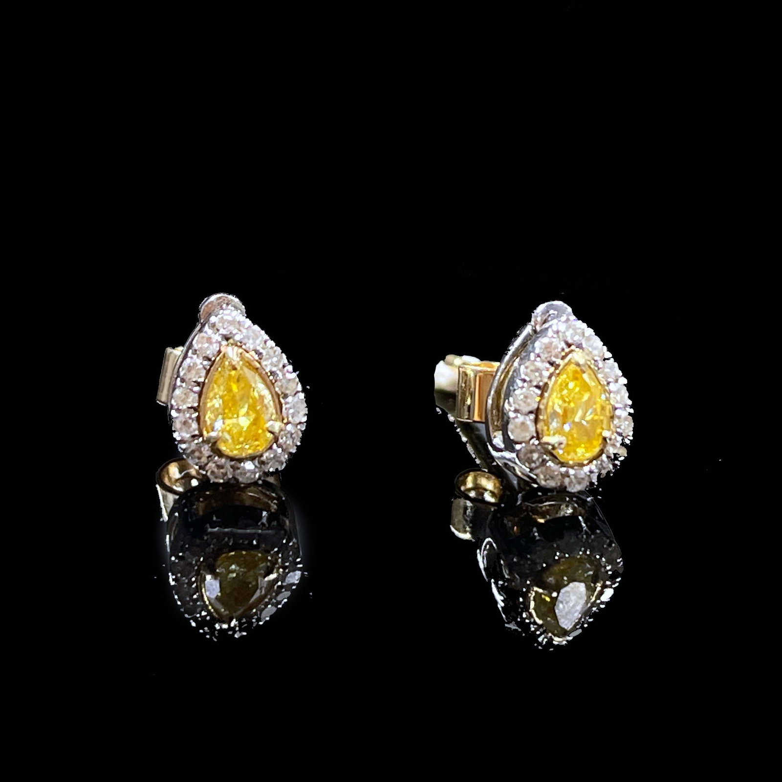14k Gold 0.6 Ctw Natural Yellow Diamond & Diamond Earrings - 4