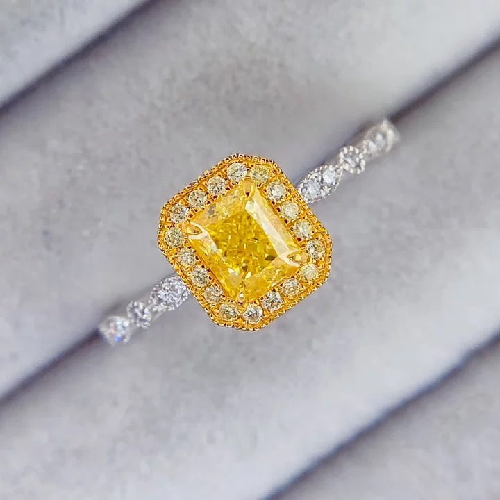 14k Gold 0.61 Ct Natural Yellow Diamond & Diamond Ring - 2