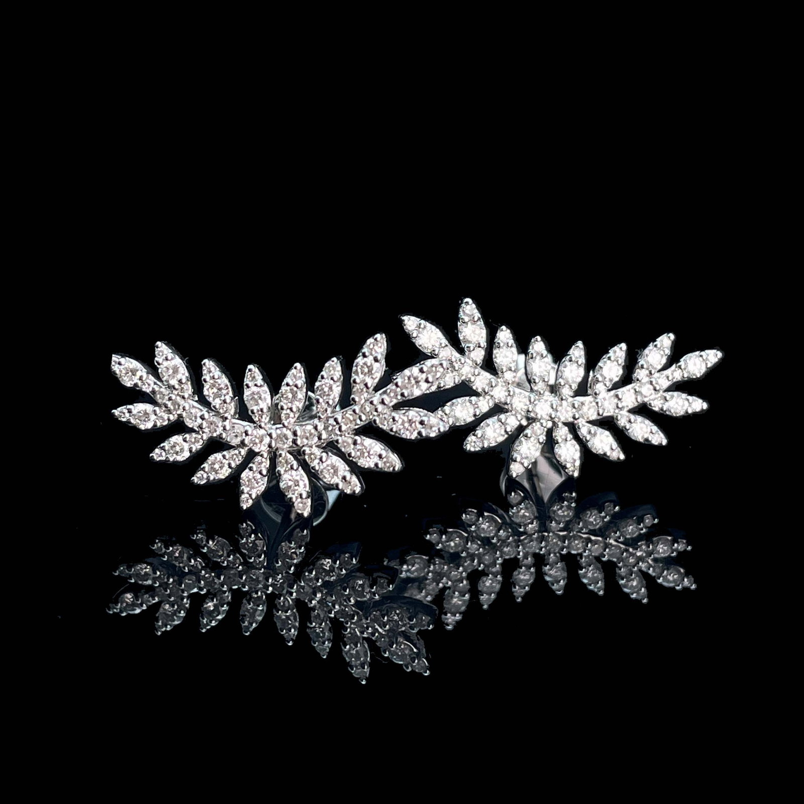 14k Gold 0.86 Ct Natural H Diamond Earrings: Ref:230975049 // gold content:14k gold // main gemstone:diamond // shape:round // carat weight:0. 86ct // clarity grade:vs-si // color:h // treatment:natural // cut grade:g // Condition: New Low