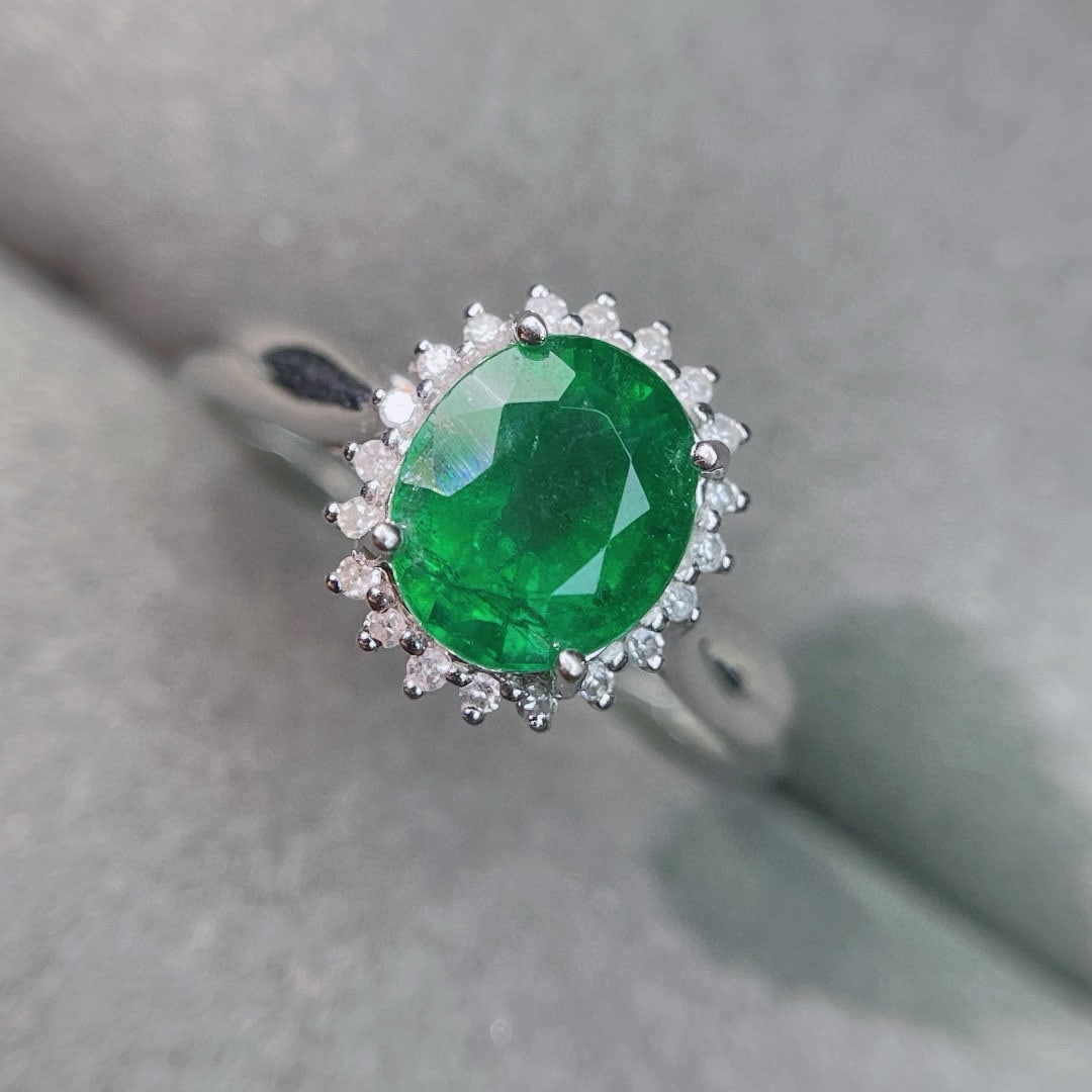 14k Gold 2.53 Ct Vivid Green Natural Emerald & Diamond Ring: Ref:230975079 // gold content:14k gold // ring size:7. 25us // // main gemstone:emerald // shape:oval // carat weight:2. 53ct // color:vivid green // treatment:natural // // adjacent gemstone 2 :