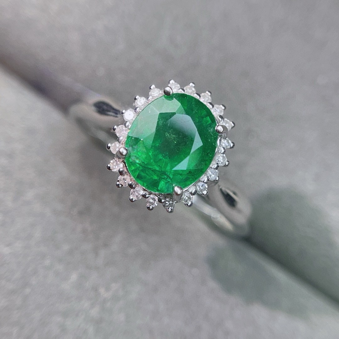 14k Gold 2.53 Ct Vivid Green Natural Emerald & Diamond Ring - 2